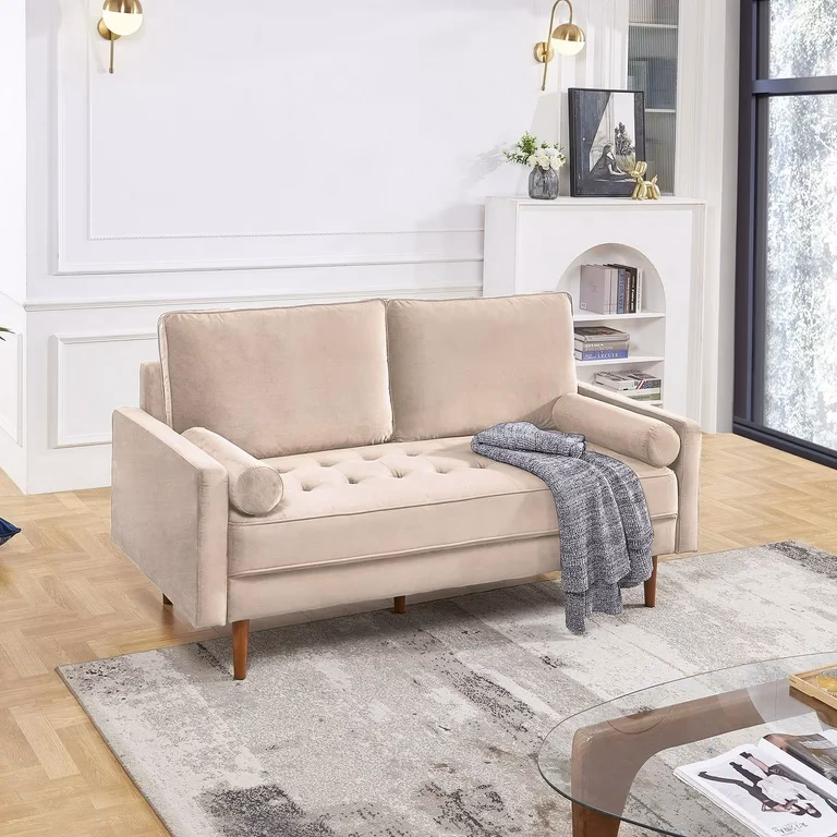 Can you use a bolster pillow on a couch?