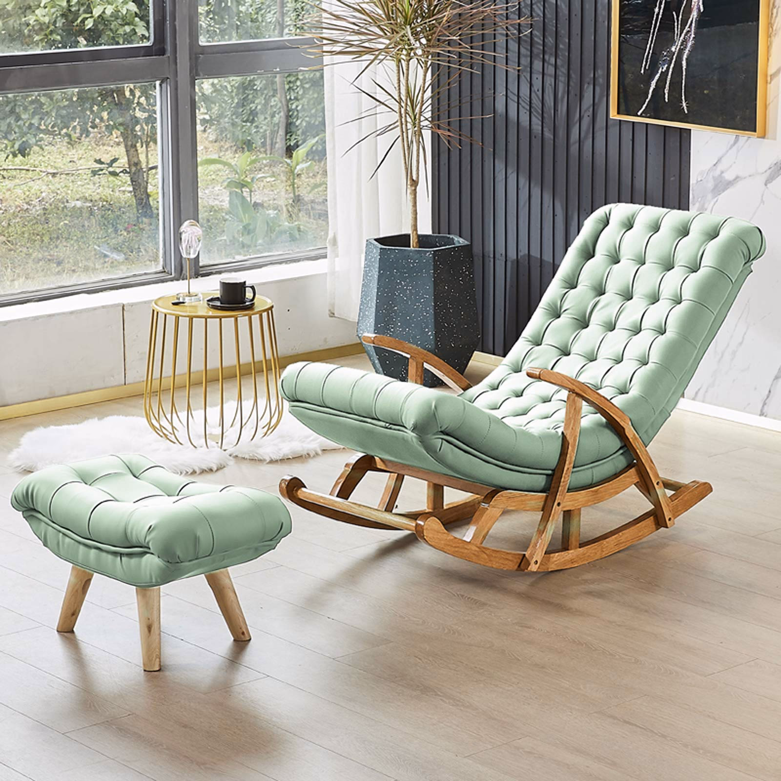 ¿Cómo debe sentarse una mujer embarazada en un sofá?