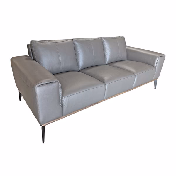 ¿Cuántos años cumple sofá?